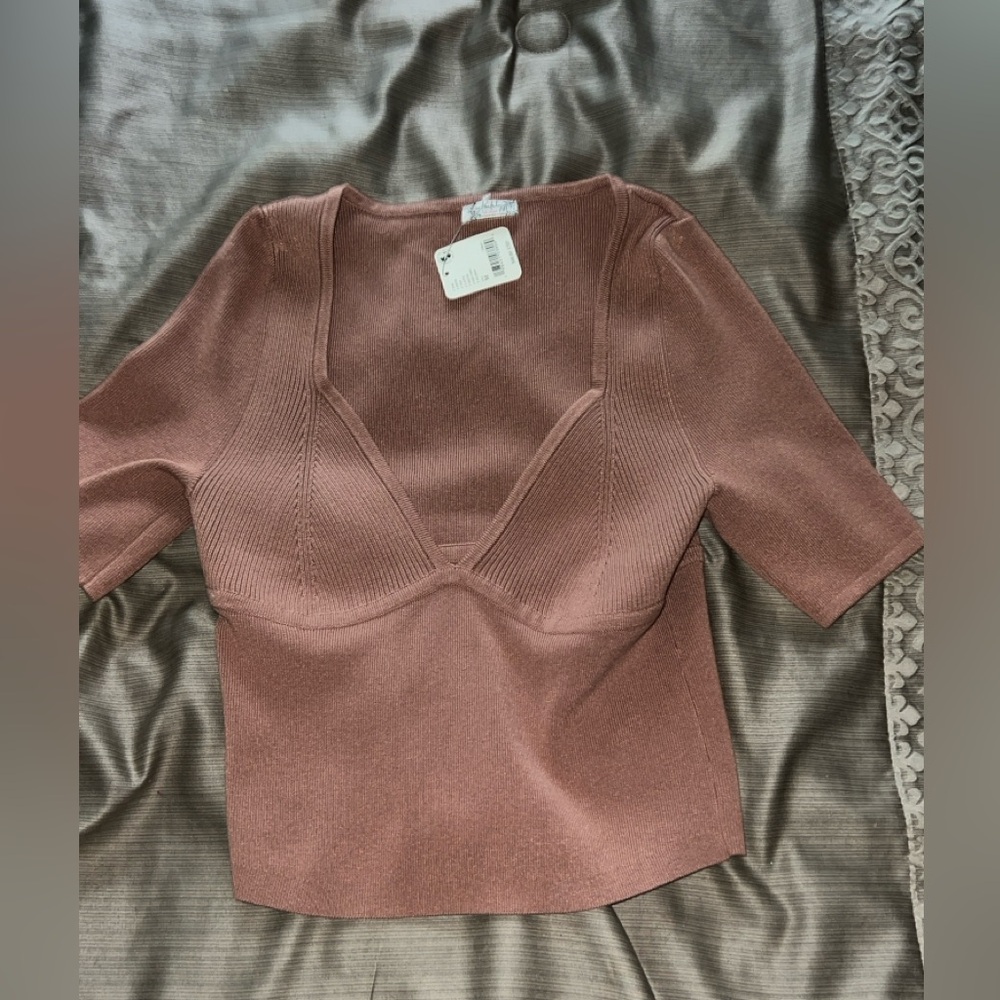 NWT Intimately Free People Mauve Ribbed Deep V Knit Top – Size M - Picture 3 of 6